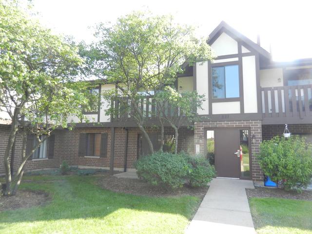 221 Uteg St. #E, Crystal Lake, IL 60014