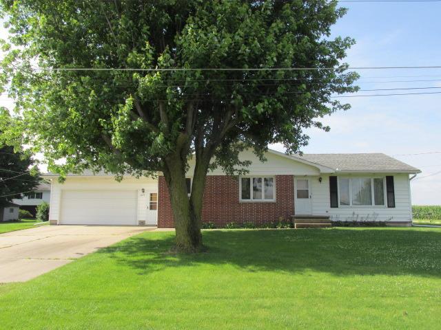 437 W Walnut St., Ladd, IL 61329