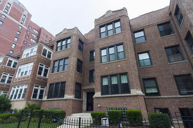 718 W Bittersweet Pl. #2, Chicago, IL 60613