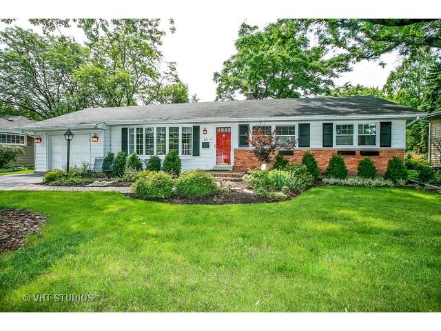 825 Harriet Ln., Barrington, IL 60010