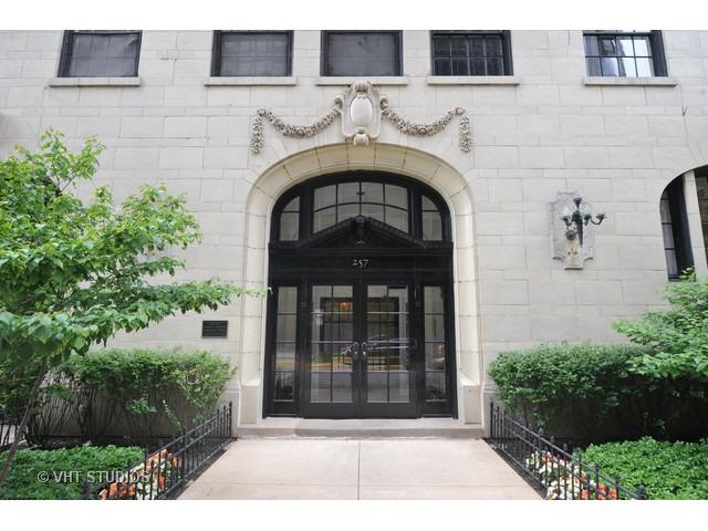 257 E Delaware Pl. #1A2A, Chicago, IL 60611