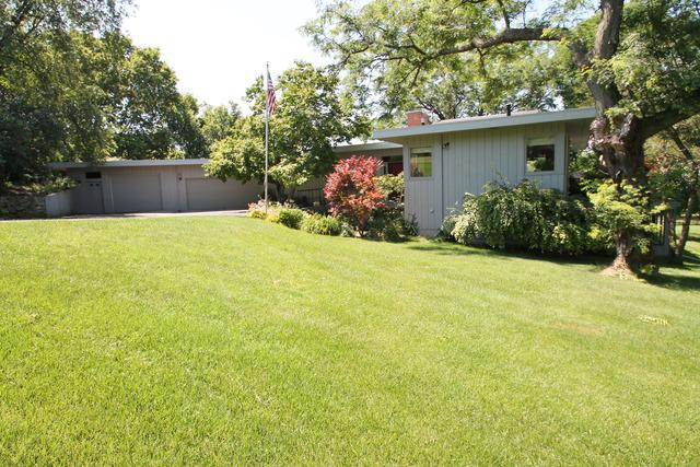 7042 Kinnikinnick Dr., Roscoe, IL 61073