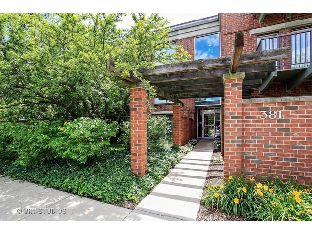 381 Kelburn Rd. #116, Deerfield, IL 60015