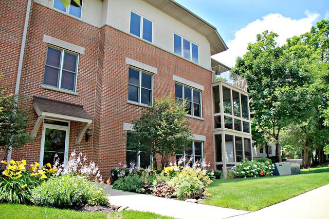 10 Ford St. #102, Geneva, IL 60134