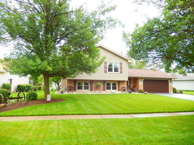 1572 John St., Sycamore, IL 60178