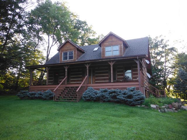 8 E Walnut St., Putnam, IL 61560