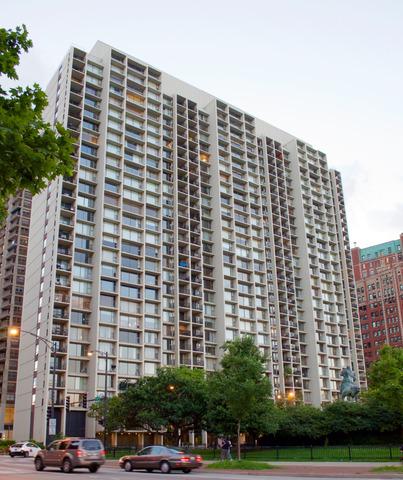 3200 N Lake Shore Dr. #1210, Chicago, IL 60657
