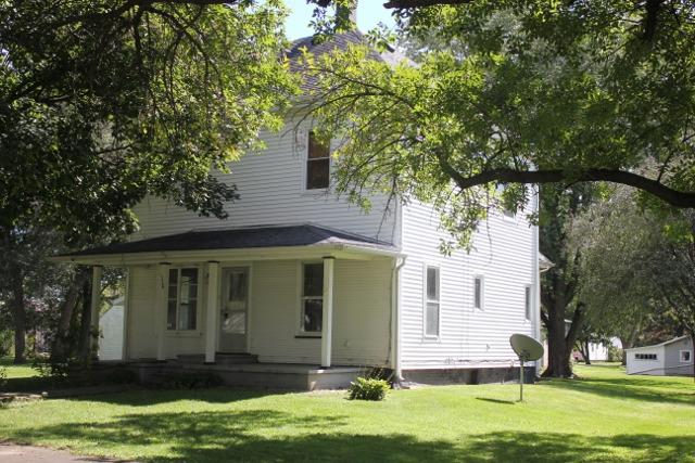 316 E Walnut St., Piper City, IL 60959