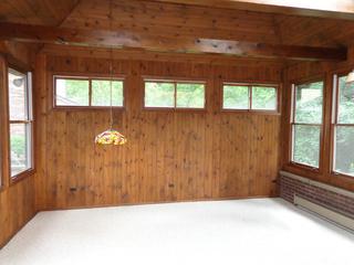 202 Pond Ridge Rd., Libertyville, IL 60048