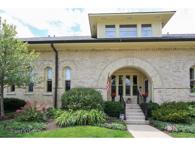802 Stables Court East Ct., Highwood, IL 60040