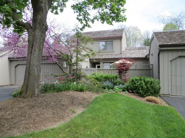 72 Thornhill Ln., Barrington, IL 60010