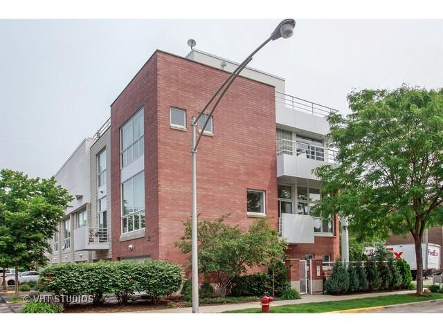 2920 N Paulina St., Chicago, IL 60657