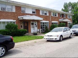 8852 Robin Dr. #E, Des Plaines, IL 60016