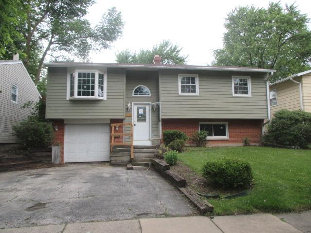 738 Bonniebrook Ave., Mundelein, IL 60060