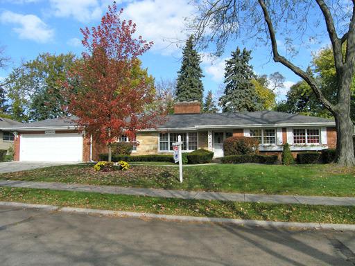172 Cranston Ct., Glen Ellyn, IL 60137