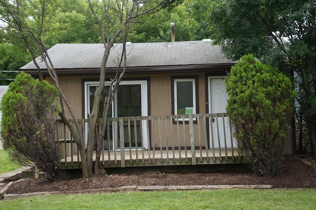 157 Waveland Ave., Gurnee, IL 60031