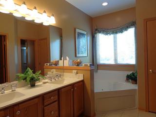 943 Red Hawk Dr., Antioch, IL 60002