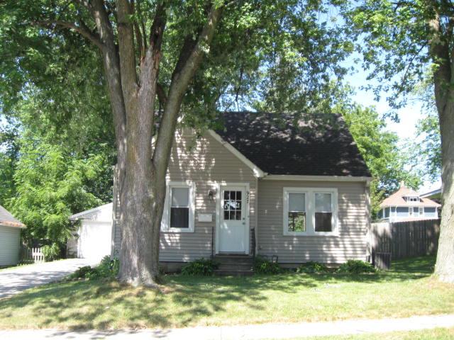 927 Townsend St., Sycamore, IL 60178