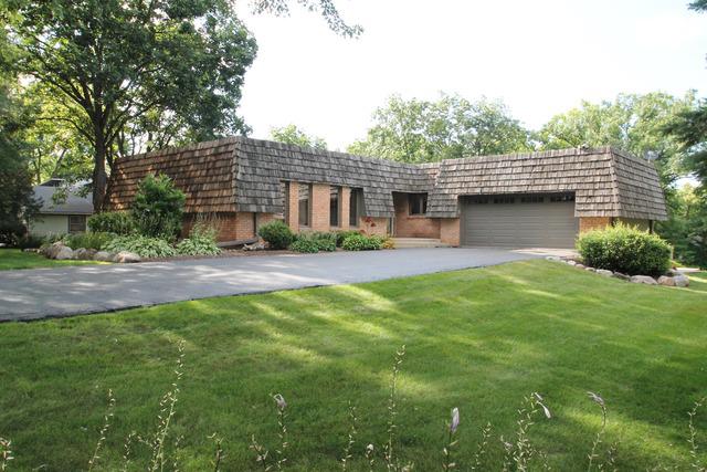 8082 Harvest Hill Dr., Roscoe, IL 61073