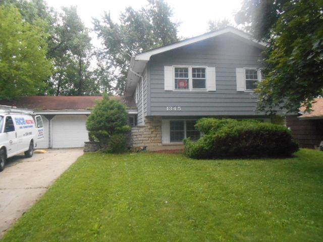 1345 Blair Ln., Hoffman Estates, IL 60194