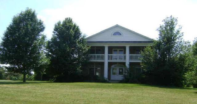 192 Country Ln., Yorkville, IL 60560