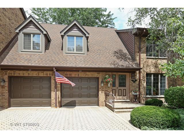 20 Queens Ct., Westchester, IL 60154