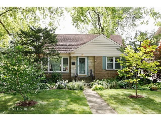 122 Indian Dr., Clarendon Hills, IL 60514