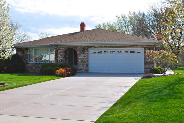 6713 Leonard Dr., Darien, IL 60561