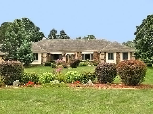 3007 Springbrook Rd., Crystal Lake, IL 60012