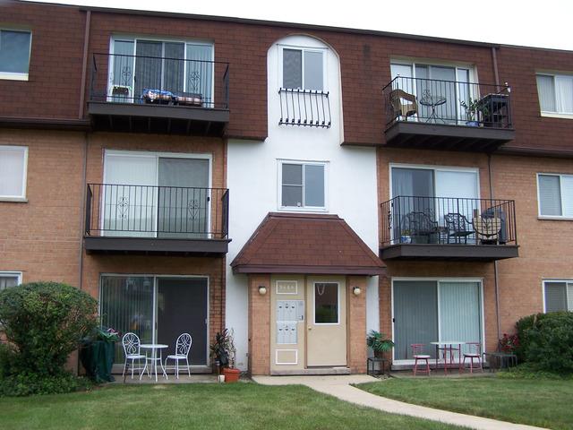 9464 Bay Colony Dr. #3N, Des Plaines, IL 60016