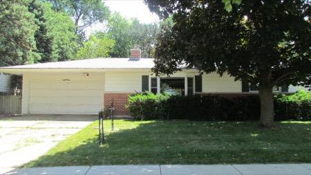 128 Walnut Dr., St. Charles, IL 60174