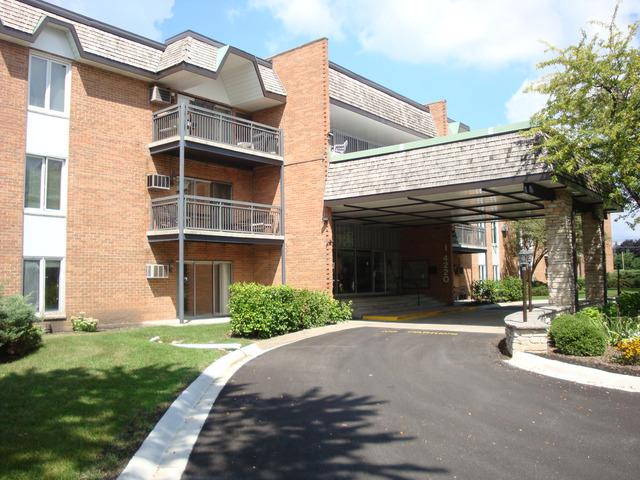 4221 Saratoga Ave. #401A, Downers Grove, IL 60515