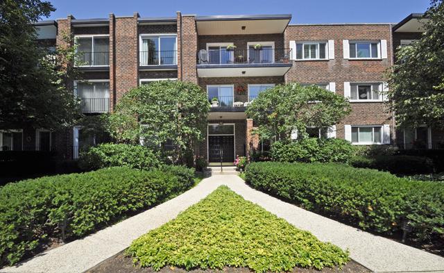 140 E Franklin Pl. #202, Lake Forest, IL 60045