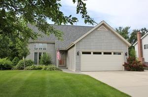 17560 W Cottonwood Ct., Grayslake, IL 60030