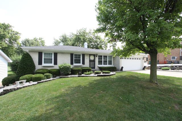 329 Oak Ave., Westmont, IL 60559