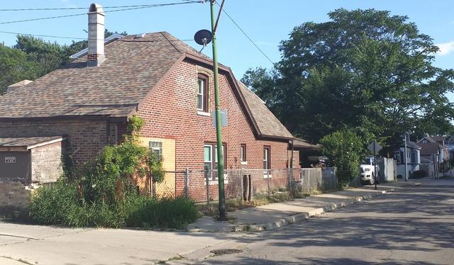 2456 W Byron St., Chicago, IL 60618