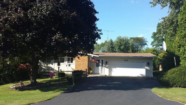 109 Sharon Ln., North Aurora, IL 60542
