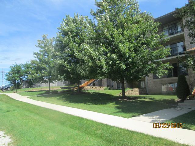 4401 Pershing Ave. #2S, Downers Grove, IL 60515