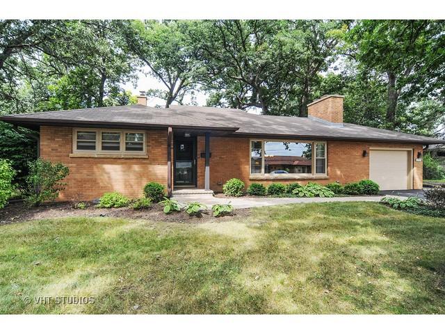 222 Harvey Ave., Grayslake, IL 60030