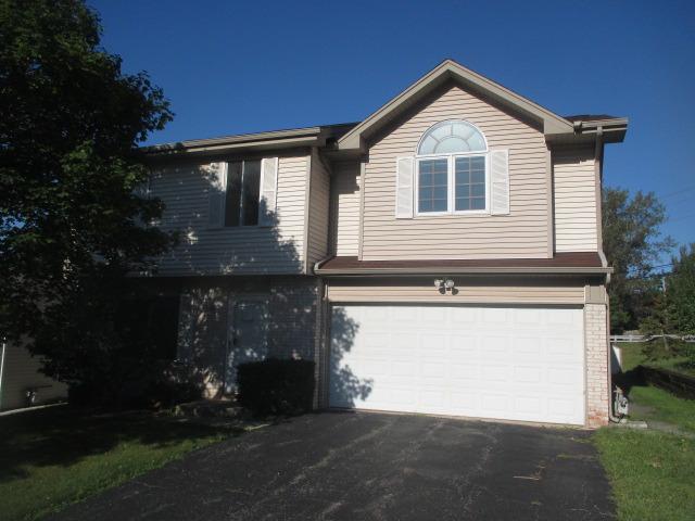 895 Springhill Cir., Naperville, IL 60563