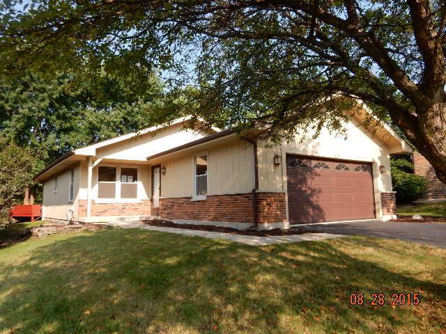 401 S Whispering Hills Dr., Naperville, IL 60540