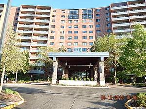 21 Kristin Dr. #1024, Schaumburg, IL 60195