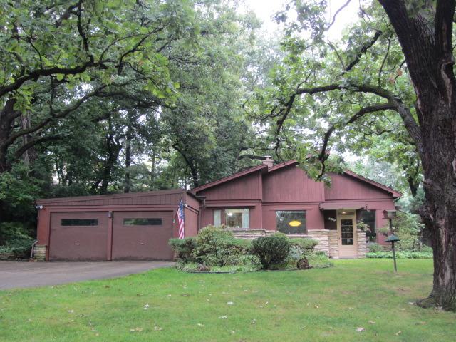 430 Springcrest Rd., East Dundee, IL 60118