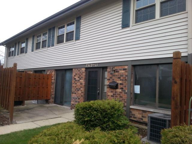 7312 Winthrop Way #11, Downers Grove, IL 60516