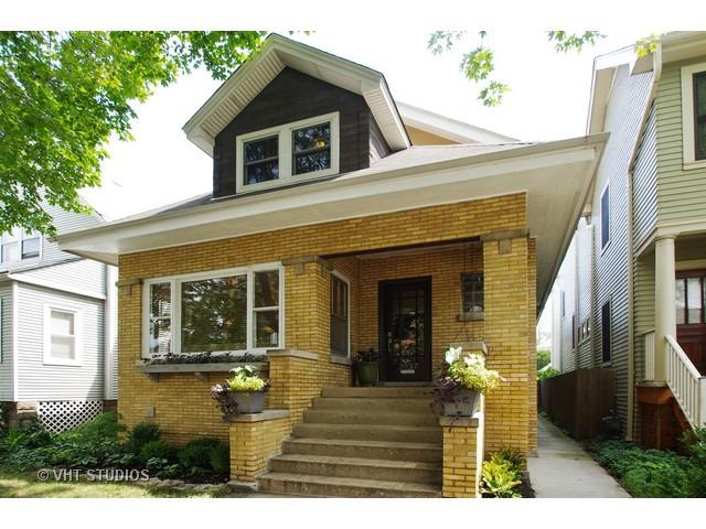 3937 N Claremont Ave., Chicago, IL 60618