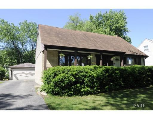 601 Maple Dr., Buffalo Grove, IL 60089