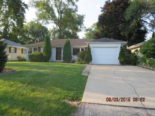 259 Normandy Ln., Grayslake, IL 60030