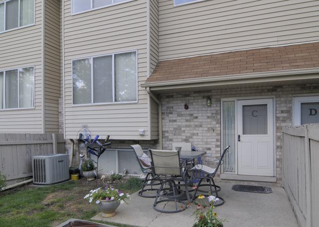 302 Park Ridge Ln. #C, Aurora, IL 60504