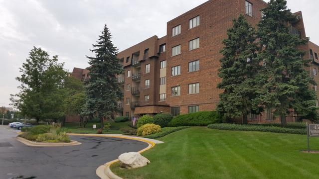 453 Raintree Dr. #3A, Glen Ellyn, IL 60137
