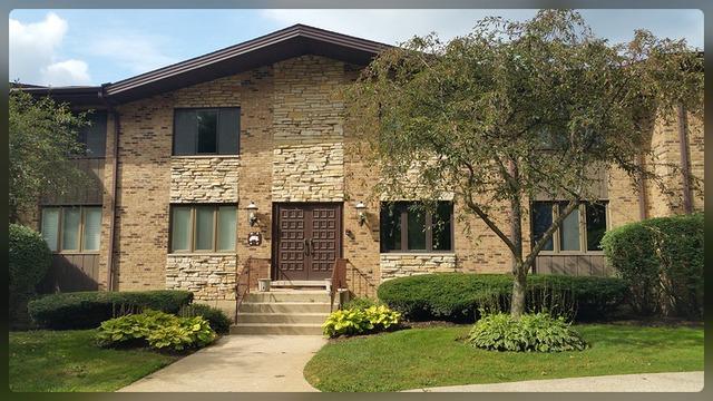 1640 Royal Oak Rd. #10, Darien, IL 60561